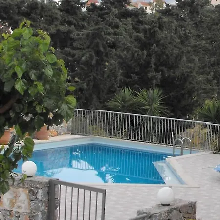 Christinas Summer House With Pool In