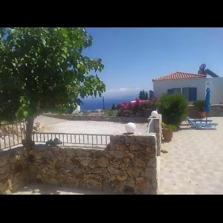 Christinas Summer House With Pool In